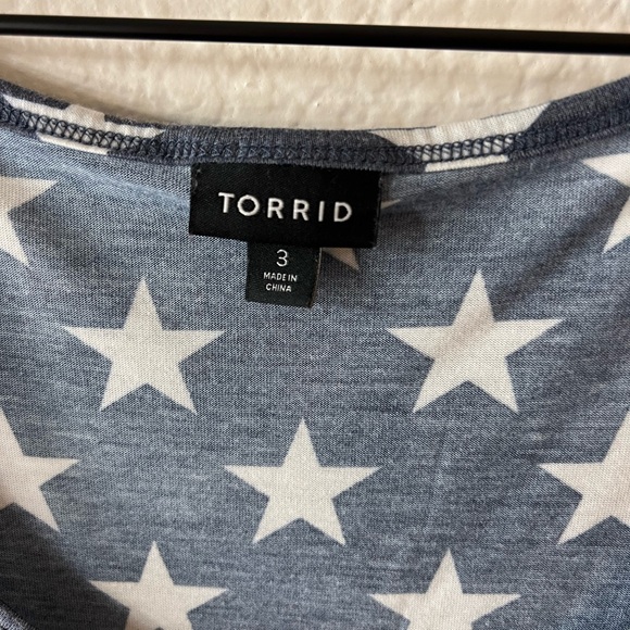 Torrid blue star tank - Picture 2 of 2